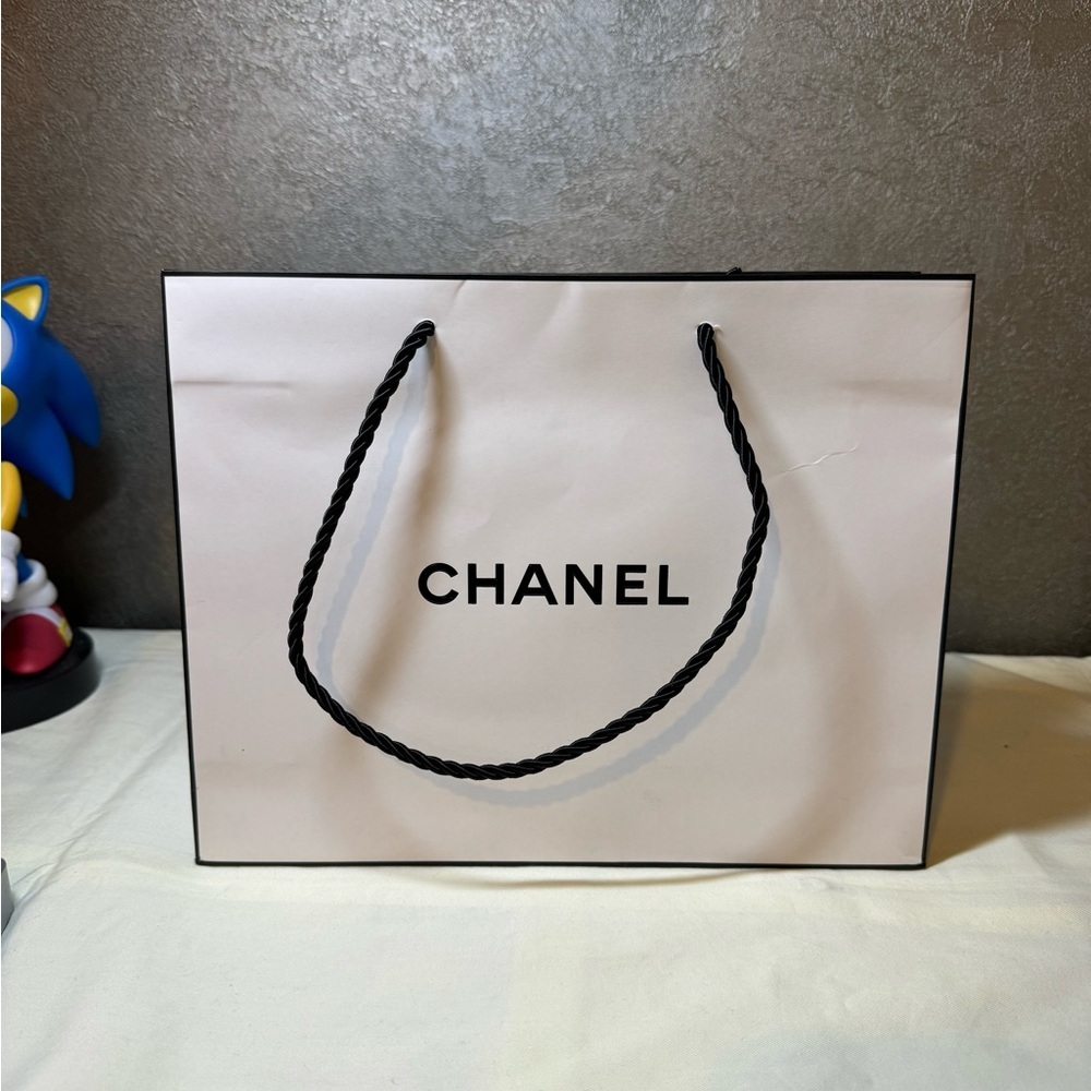 Chanel shopping bag